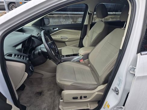 Used 2015 Ford Escape SE image 10