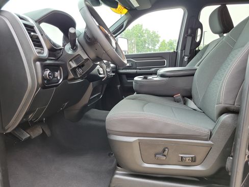 Used 2025 RAM 2500 Big Horn AWD/4WD image 7