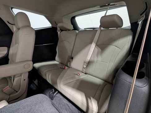 Used 2019 Buick Enclave Premium AWD/4WD image 17
