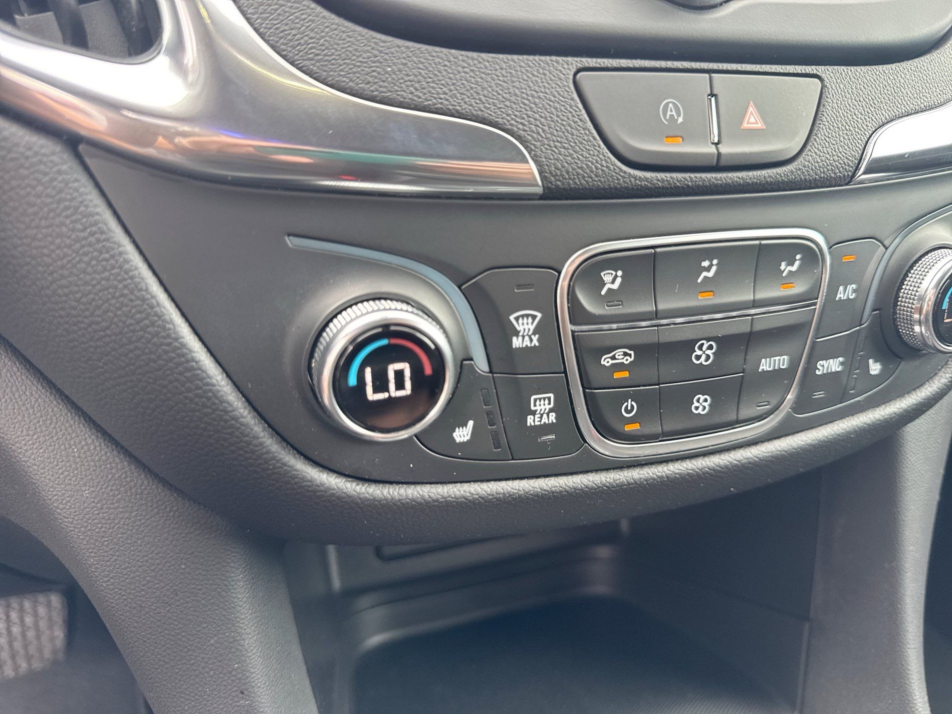 Used 2024 Chevrolet Equinox LT FWD image 22
