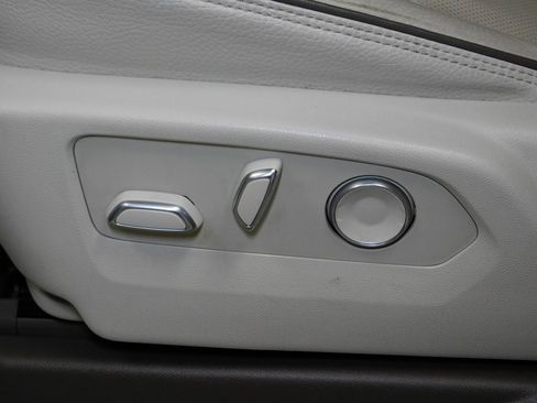 Used 2023 GMC Yukon Denali image 36