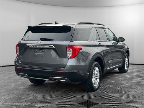 Used 2022 Ford Explorer XLT w/ Equipment Group 202A image 5