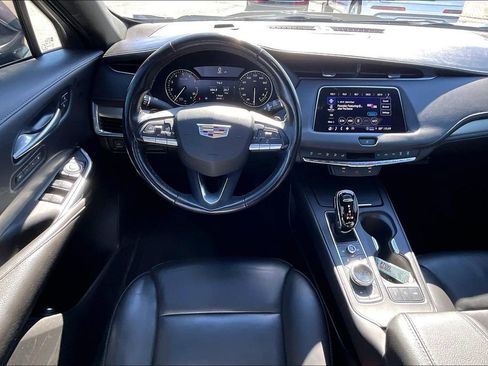 Used 2023 Cadillac XT4 Premium Luxury FWD image 8