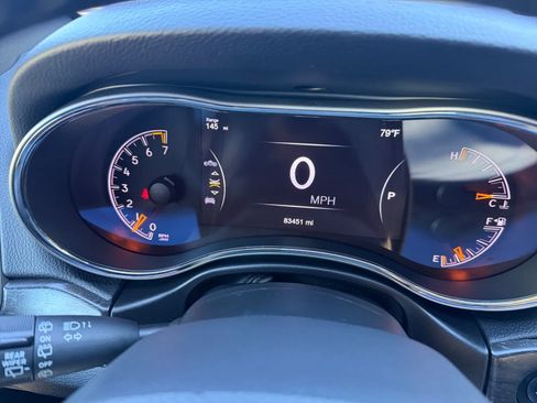 Used 2018 Jeep Grand Cherokee Laredo AWD/4WD image 5