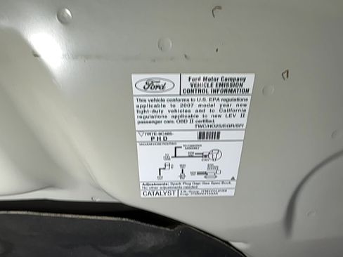 Used 2007 Lincoln Town Car Signature RWD image 90