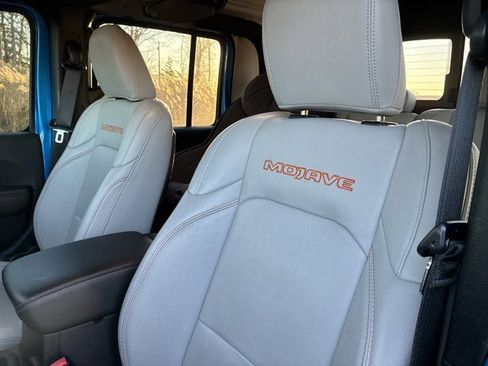 Certified 2023 Jeep Gladiator Mojave w/ Dual Top Group image 25