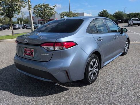Certified 2022 Toyota Corolla LE FWD image 4