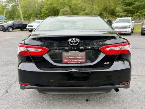 Used 2018 Toyota Camry LE FWD image 7