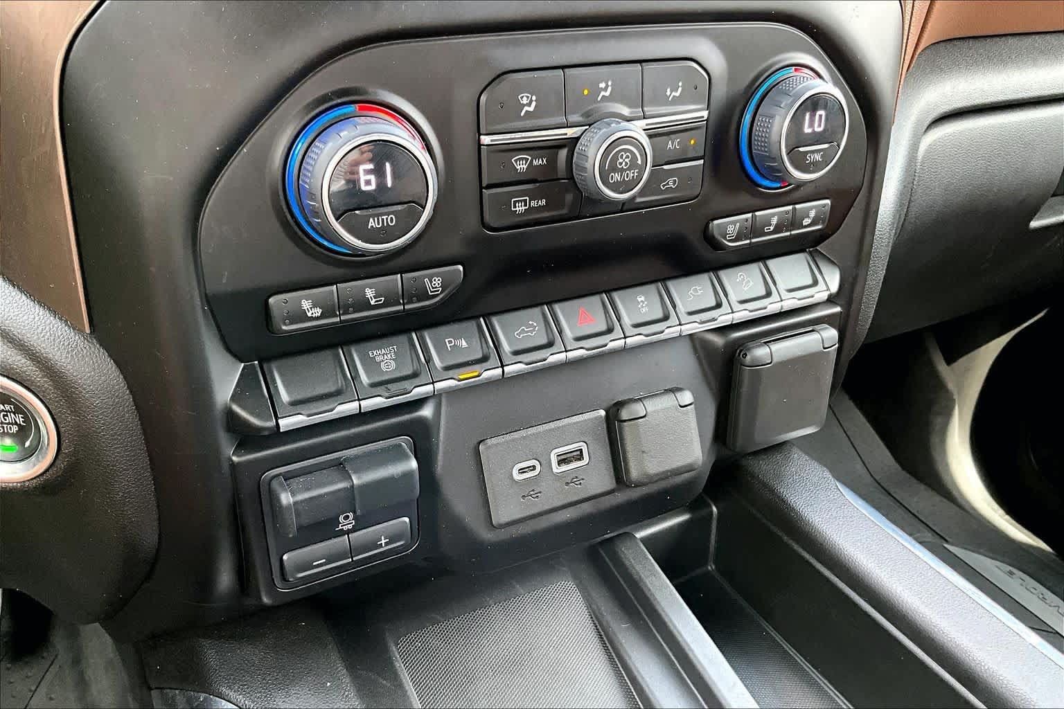 Used 2023 Chevrolet Silverado 2500 High Country w/ Z71 Off-Road Package AWD/4WD image 28