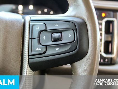 Used 2022 GMC Yukon XL Denali w/ Denali Premium Package image 28