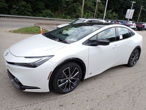 Certified 2027 Toyota Prius XLE AWD/4WD image 8