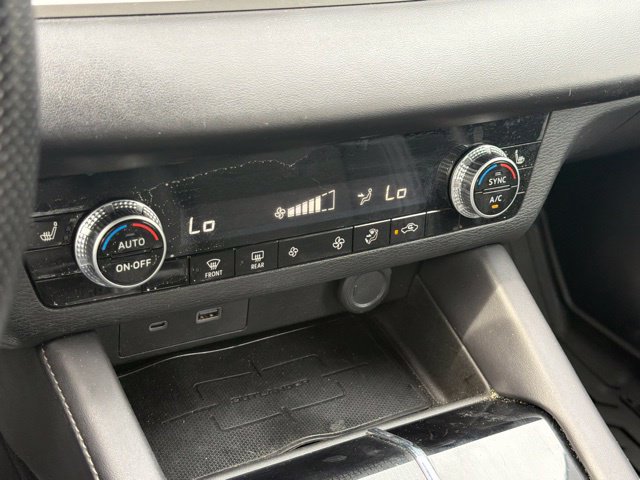 Used 2023 Mitsubishi Outlander SE Black Edition FWD image 31