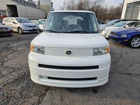 Used 2005 Scion xB image 2