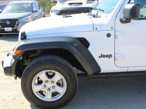Used 2023 Jeep Wrangler Sport AWD/4WD image 7