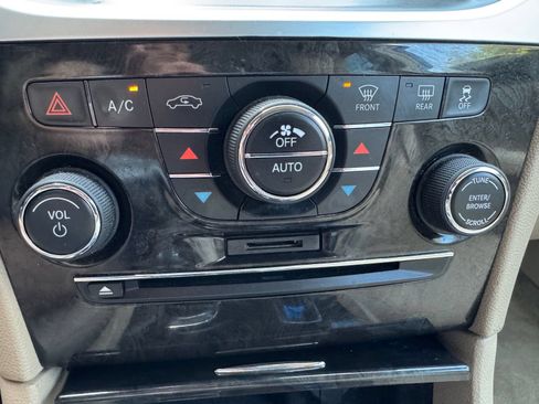 Used 2013 Chrysler 300 RWD image 23