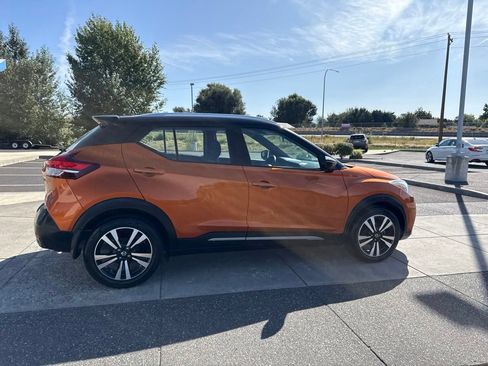 Used 2019 Nissan Kicks SR FWD image 4