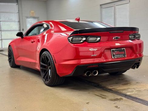 Used 2021 Chevrolet Camaro SS RWD image 8