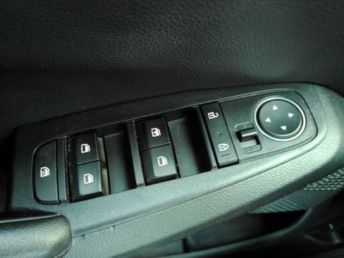 Used 2021 Kia Seltos S image 32