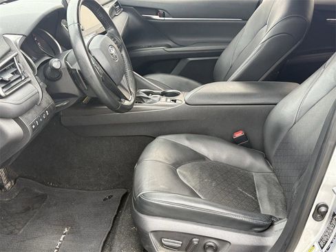 Used 2021 Toyota Camry XSE image 12