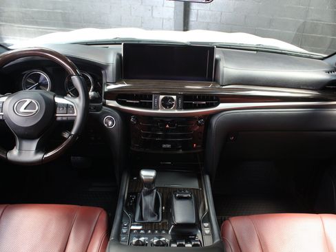 Used 2021 Lexus LX 570 4WD w/ Sport Package image 29