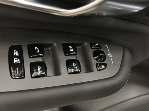 New 2026 Volvo XC90 B5 Core image 22