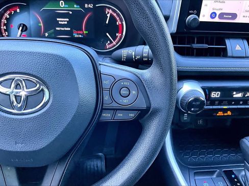 Certified 2025 Toyota RAV4 XLE AWD/4WD image 25