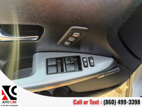 Used 2015 Toyota Venza XLE image 18