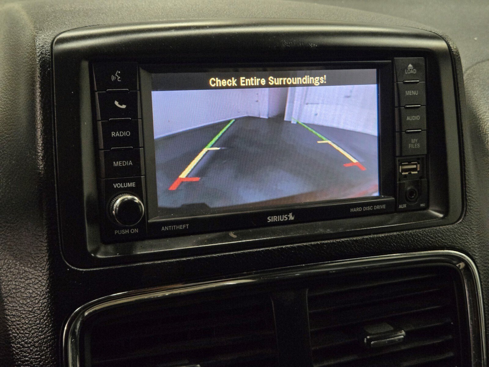 Used 2019 Dodge Grand Caravan SXT FWD image 17