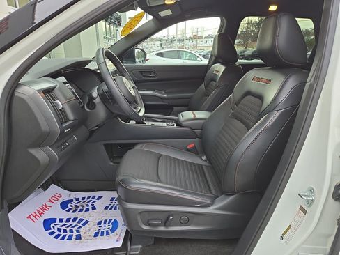 Used 2023 Nissan Pathfinder Rock Creek image 14