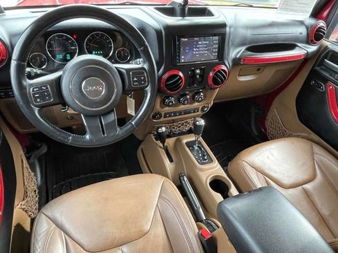 Used 2013 Jeep Wrangler Unlimited Rubicon w/ Connectivity Group AWD/4WD image 2