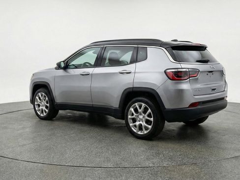 Used 2025 Jeep Compass Limited image 6
