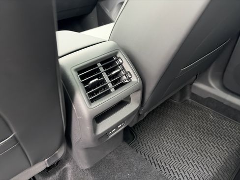 New 2026 Volkswagen Tiguan SE R-Line image 14