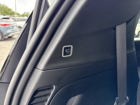 Used 2025 Chrysler Pacifica Select FWD image 34