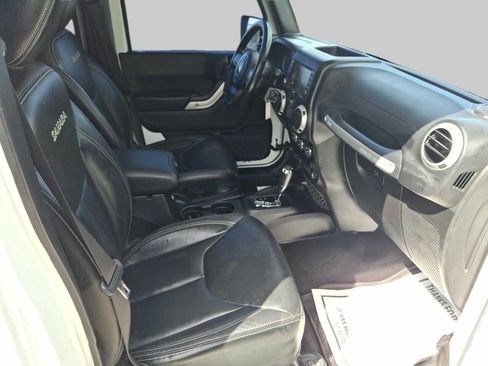 Used 2017 Jeep Wrangler Unlimited Sahara w/ Dual Top Group image 12