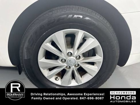 Used 2016 Kia Sedona LX w/ LX Convenience Package FWD image 5