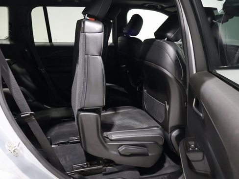 Used 2024 Jeep Grand Cherokee L Altitude image 19