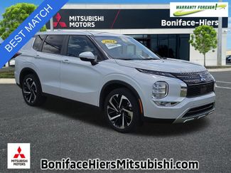 Used 2024 Mitsubishi Outlander SE Black Edition FWD video 1