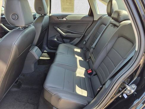 Used 2023 Volkswagen Jetta SE w/ Panoramic Sunroof Package FWD image 18