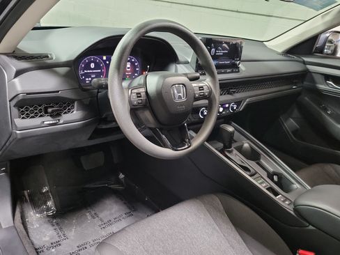 Certified 2025 Honda Accord LX image 9