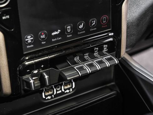 Used 2020 RAM 3500 Laramie image 29