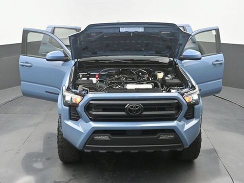 Used 2026 Toyota Tacoma SR5 RWD image 32