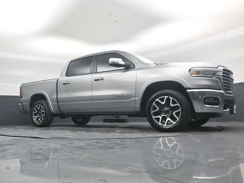 Used 2025 RAM 1500 Laramie AWD/4WD image 37