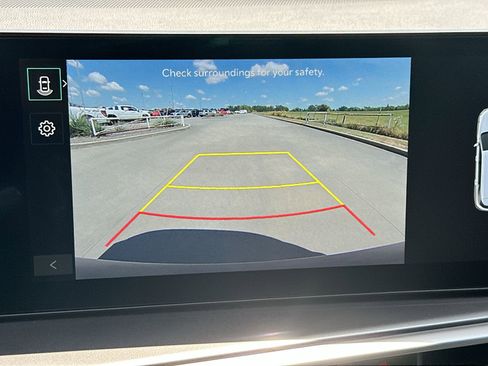 Used 2025 Kia Sorento EX w/ Panoramic Sunroof Package image 17