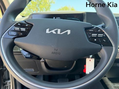 New 2026 Kia Niro LX FWD image 12