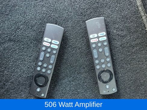 Used 2023 Chrysler Pacifica Touring-L w/ Uconnect Theater Family Group image 23