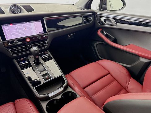 New 2026 Porsche Macan Turbo image 26