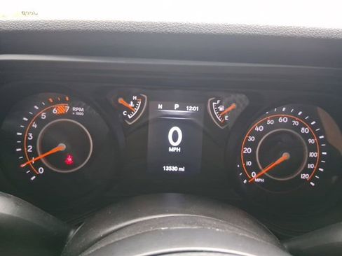 Used 2025 Jeep Wrangler Unlimited Sport AWD/4WD image 7