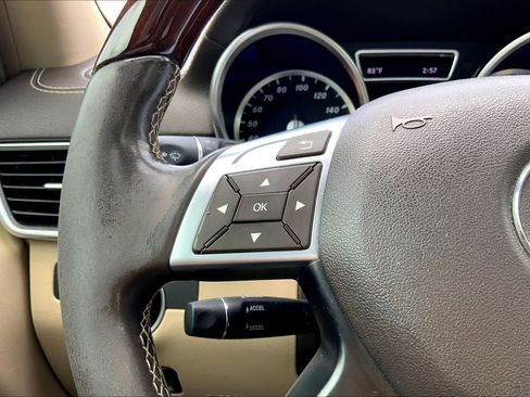 Used 2014 Mercedes-Benz GL 550 4MATIC image 24