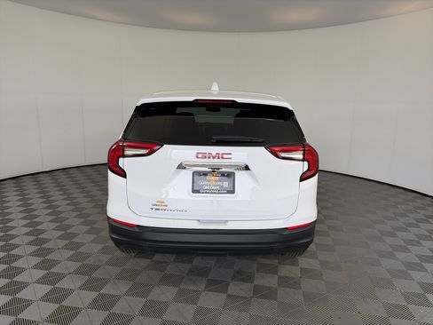 Used 2023 GMC Terrain SLE FWD image 9