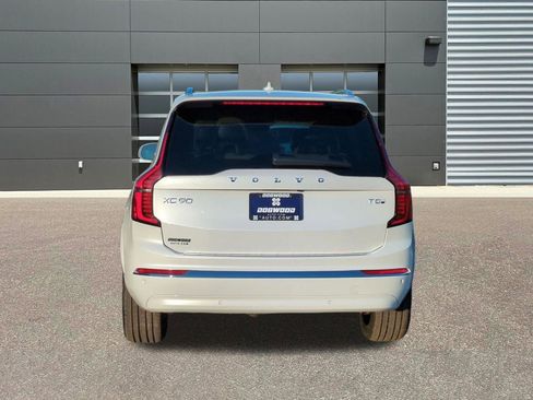 New 2026 Volvo XC90 T8 Plus w/ Protection Package Premier AWD/4WD image 6